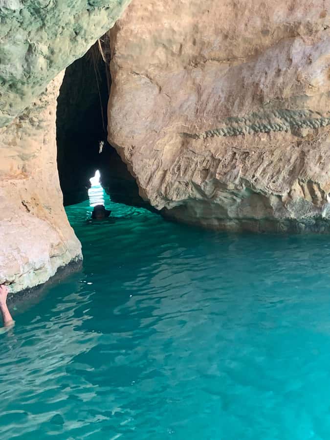 Muscat: Full-Day Wadi Shab & Bimmah Sinkhole Private Tour - The boat ride and the route into the canyon