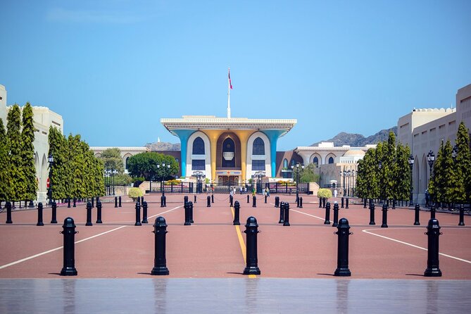 Muscat Half Day City Tour with Audio Guiding - Muttrah Souk: shopping, atmosphere, and a flexible finish