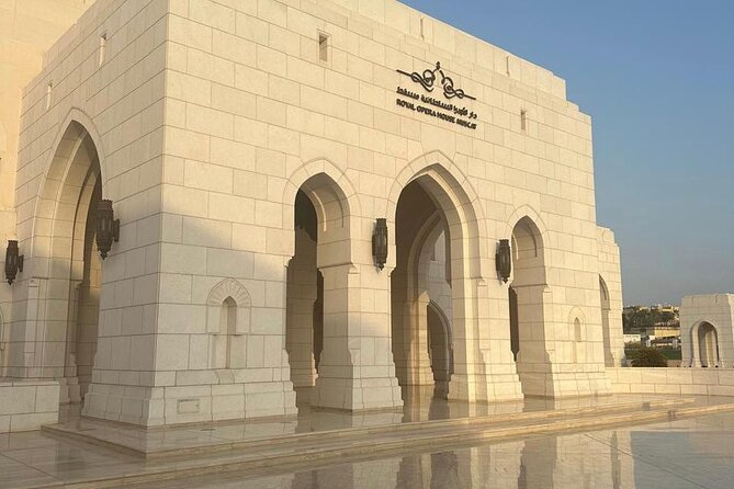 Muscat Hidden Gems Private City Tour with Different Languages - Bait Al Zubair: a compact introduction to Omani culture