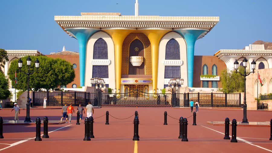 Muscat life and culture (private tour) - Sultan Qaboos Grand Mosque: the visual centerpiece