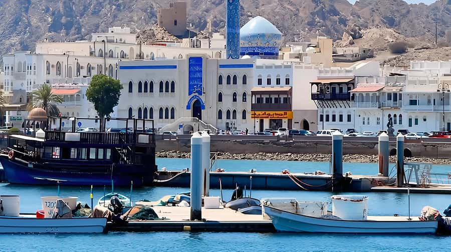Muscat life and local culture city tour - Seeb Market and Al-Seeb Beach