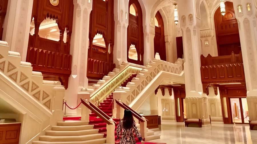 Muscat life and local culture city tour - Choosing between Muscat’s east and west