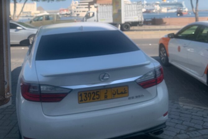 Muscat : Luxury car with private driver - City sightseeing without a fixed stop list
