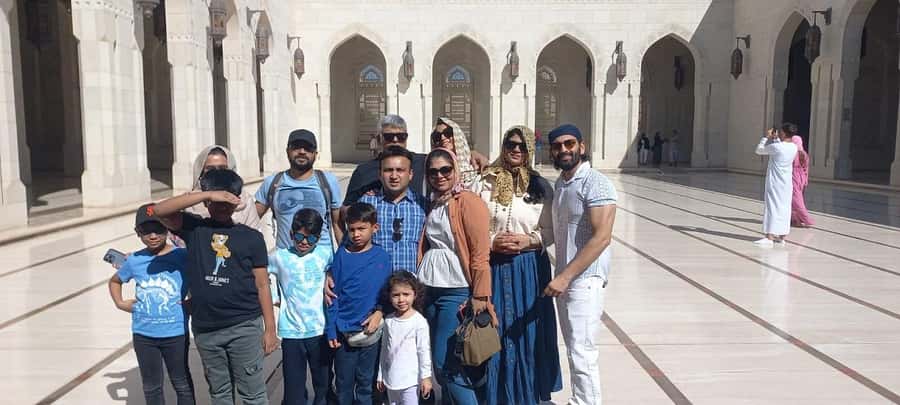 Muscat: Night Tour 4 Hours - Sultan Qaboos Grand Mosque at evening light