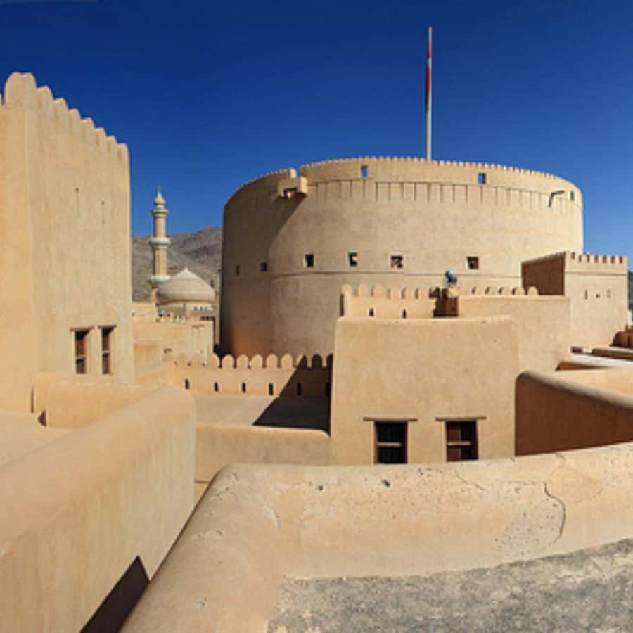 Muscat: Nizwa and Jabal Shams- Full Day Tour - Lunch in Nizwa and the taste of Oman