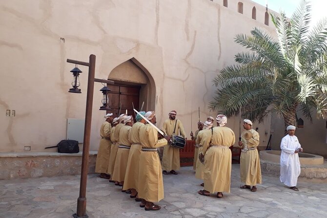 Muscat: Nizwa Market & Fort, Jabel Akhdar Full-Day Tour + Lunch - Why this Muscat day trip works