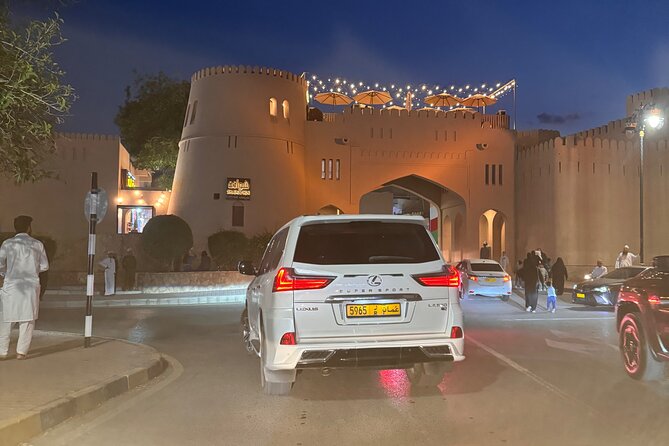 Muscat: Nizwa Market & Fort, Jabel Akhdar Full-Day Tour + Lunch - The long road and the private format