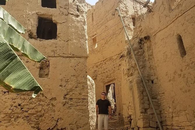 Muscat: Nizwa Market & Fort, Jabel Akhdar Full-Day Tour + Lunch - Nizwa Fort: a giant circular tower