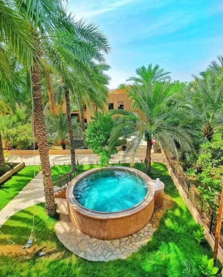 Muscat Oman Grand Canyon, Jebel Shams & Nizwa - Al Hamra and the changing view of inland Oman