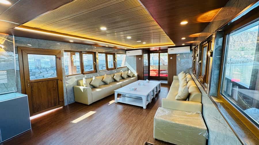 Muscat: Omani Dhow Coastal and Sunset Cruise - Practical advice for a better evening