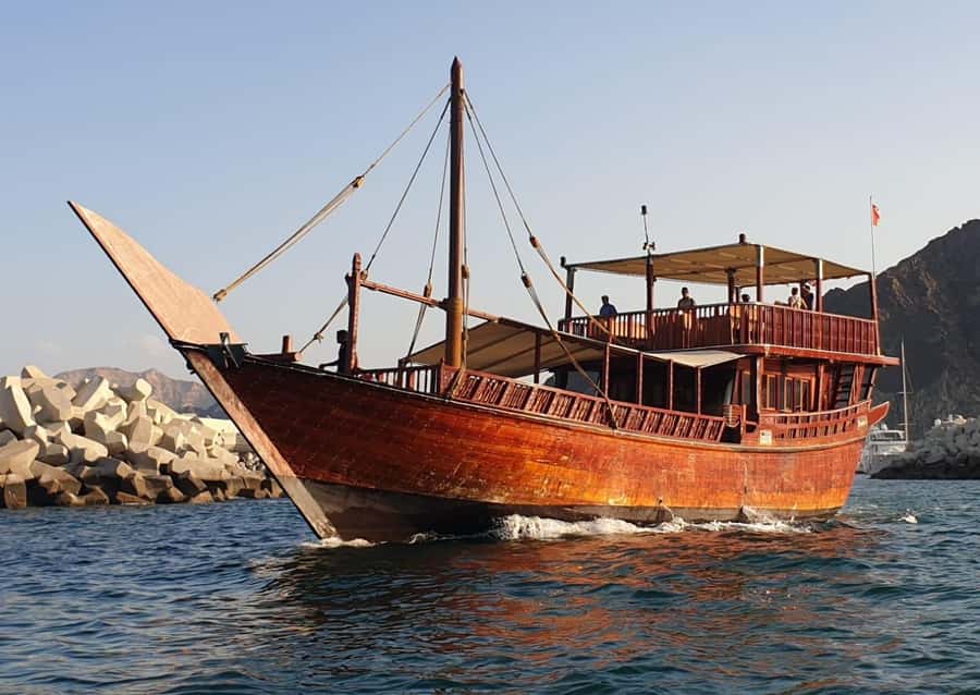 Muscat: Omani Dhow Coastal and Sunset Cruise - Why a dhow makes this more than a basic boat ride