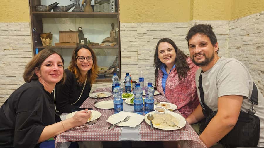 Muscat: Omani Food Tour with Shuwa & Halwa - Why this food tour works well on your first night