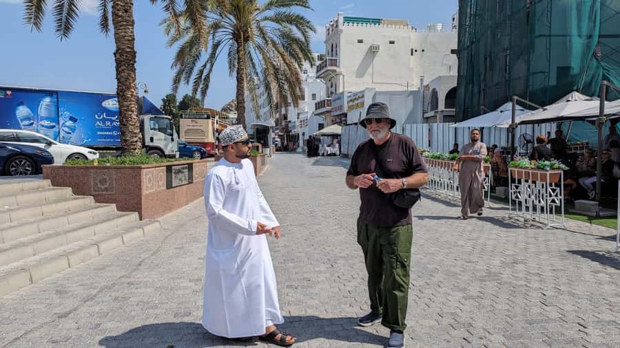 Muscat: Private City Guided Tour - Karak tea and Omani bread at a local cafe