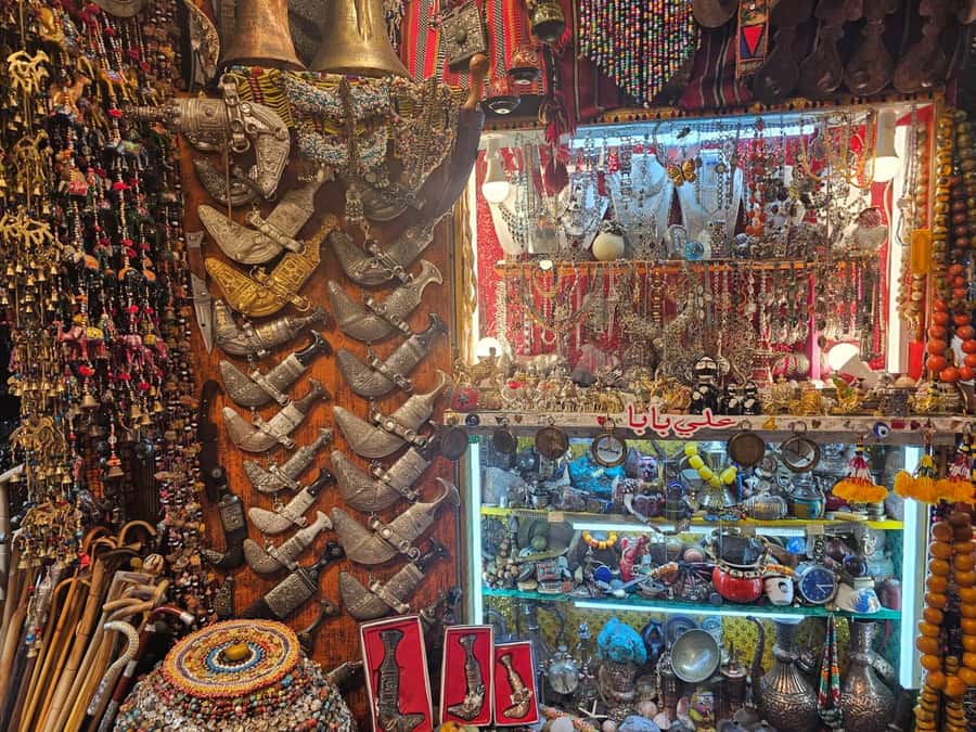 Muscat: Private City Guided Tour - Muttrah fish and vegetable market