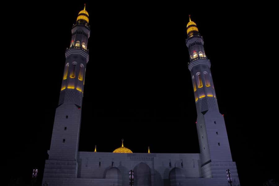Muscat : private evening or night tour 4 hours With transfer - 95 Minutes Among the Shops of Muttrah Souq