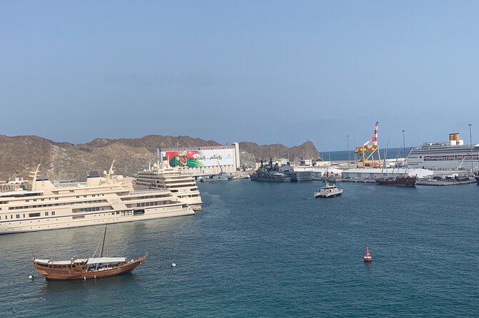 Muscat : Private morning tour in Muscat - Sultan Qaboos Grand Mosque: the visual centerpiece