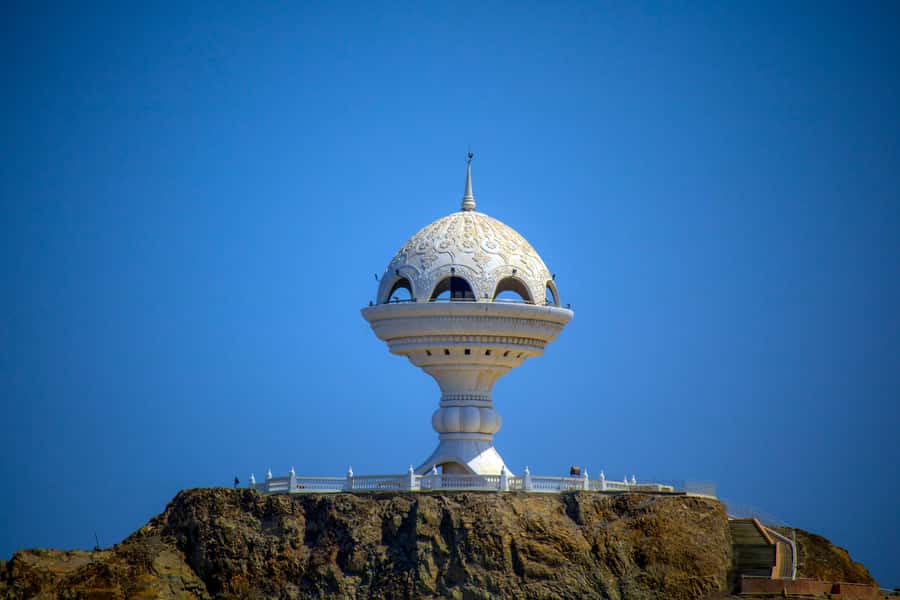 Muscat: Private Sightseeing Tour & Sultan Grand Mosque - Along the coast to Al Alam Palace
