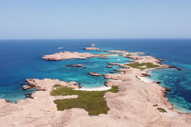 Muscat Snorkeling Trip to Daymaniyat Islands with BBQ lunch - Starting at Al Mouj Marina at 8:00 am