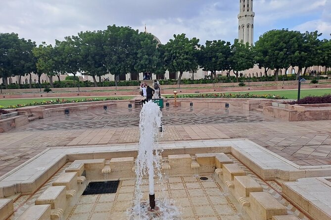 Muscat Tour Half Day - Photographing Al Alam Palace and Old Muscat