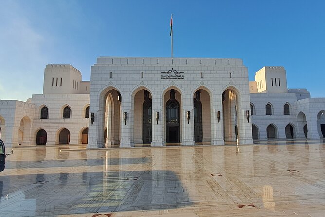 Muscat Tour Half Day - What the guide adds to the experience