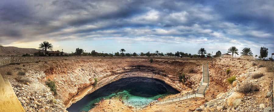 Muscat: Wadi Shab and Bimmah Sinkhole Full-Day Tour - The Boat Crossing Starts the Wadi Shab Visit