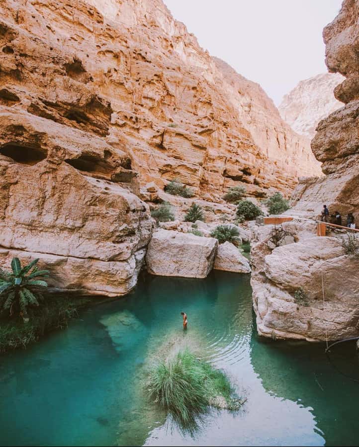 Muscat: Wadi Shab & Bimmah Sinkhole Tour with Pickup & Lunch - Key points to know before booking