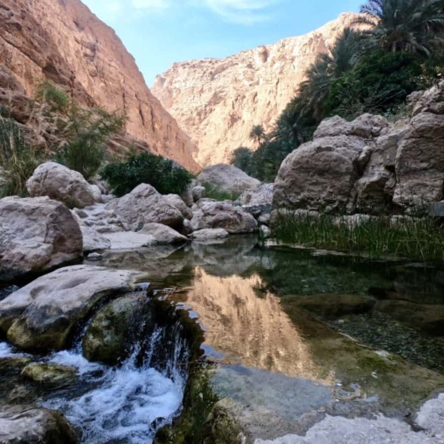 Muscat: Wadi Shab & Bimmah Sinkhole... - Walking into Wadi Shab
