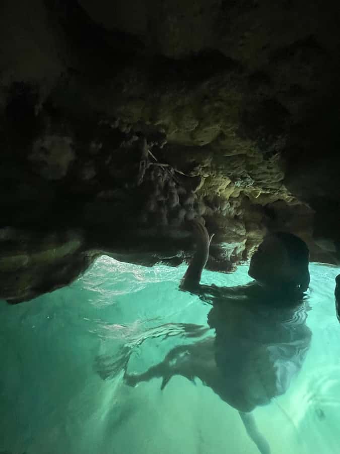 Muscat: Wadi Shab, Romantic Cave and Sinkhole Full-day Trip - Why Wadi Shab deserves the long drive from Muscat