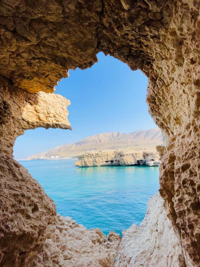 Muscat: Wadi Shab, Romantic Cave and Sinkhole Full-day Trip - The Romantic Cave and its sea views