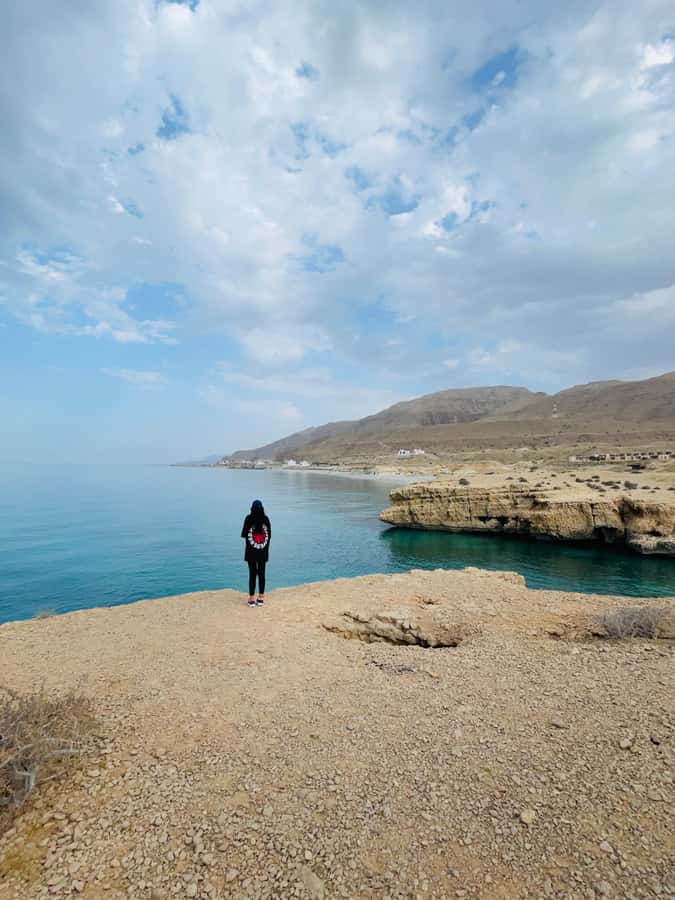 Muscat: Wadi Shab, Romantic Cave and Sinkhole Full-day Trip - The right clothing and equipment