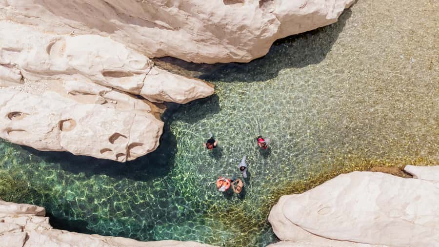 Muscat: Wahiba Desert and Wadi Bani Khalid Guided Group Tour - Quad biking and the overnight choice
