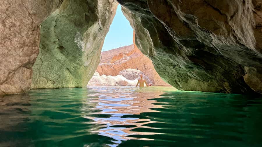 Muscat: Wahiba Desert and Wadi Bani Khalid Guided Group Tour - Who should book this day?