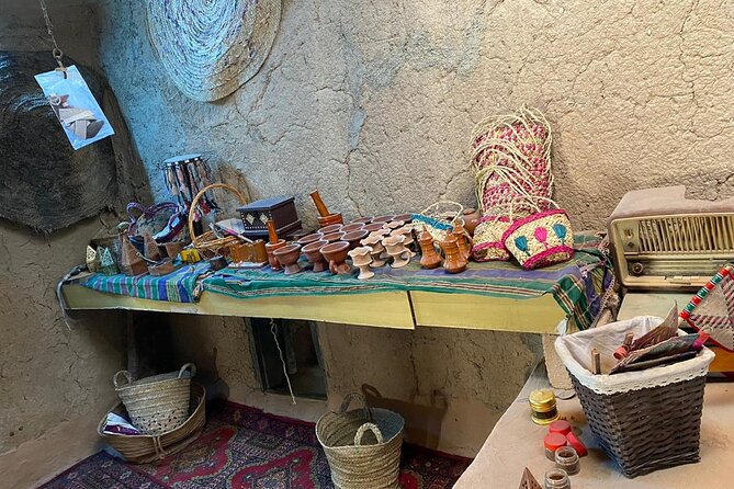 Nizwa and Oman's Historical Gems Tour - Bahla Fort and Jabreen Castle for architecture lovers