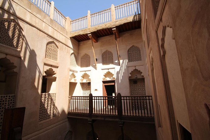 Nizwa , Bahla and Jabrin fort (tours and sightseeing) - Jabrin Castle and Oman’s scholarly past