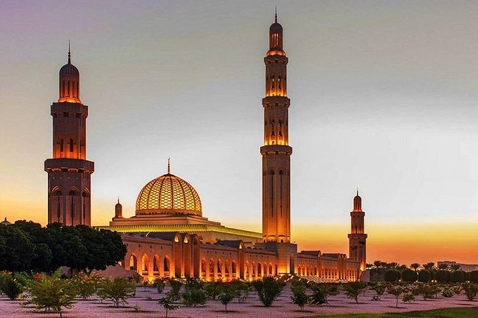 Nizwa Fort & Live cattle market only Friday -Bahla-Jabreen Castle -Full day Tour - Reaching Nizwa early for the Friday cattle market