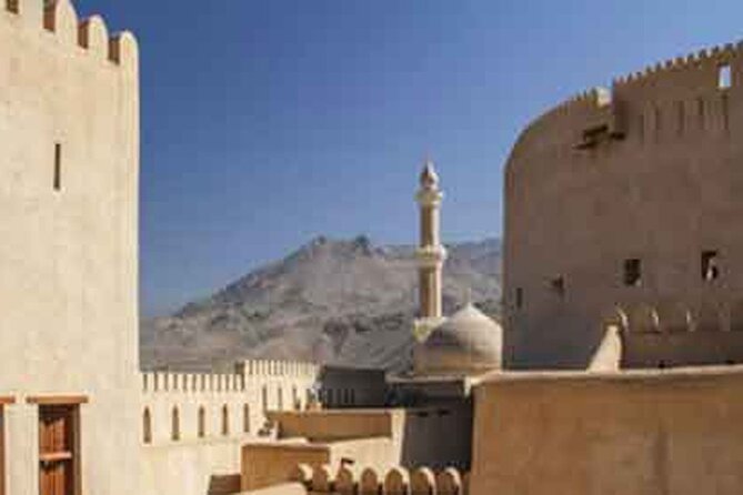 Nizwa & Jabel Akhder (Sharing) - Lunch, group pace, and the shared-tour tradeoff