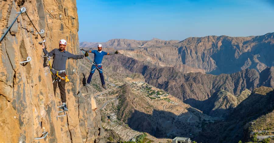 Nizwa: Jebel Shams Balcony Walk and Via Ferrata Adventure - Why Jebel Shams makes this an unusual Oman day trip
