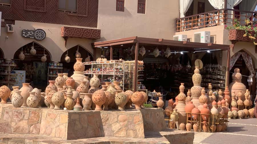 Nizwa: Nizwa Fort and Birkat Al Mouz Guided Tour - Nizwa Souq, where the history continues outside the fort