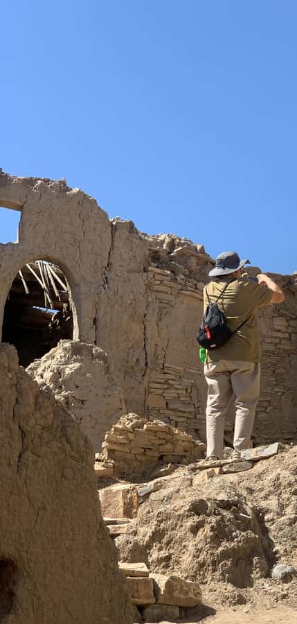 Nizwa: Nizwa Fort and Birkat Al Mouz Guided Tour - The guide and the value of a comfortable ride