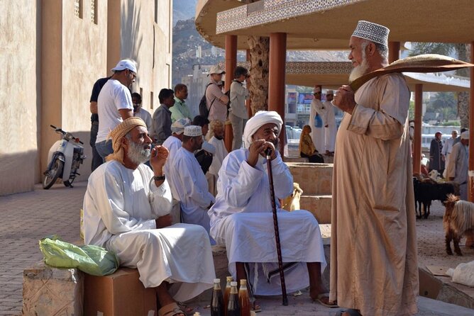 Nizwa Tour & Friday Market - Nizwa Fort: one hour inside Al-Shahba