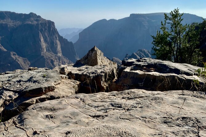 Old Nizwa and Akhdar Mountain with a local guide (private). - Is $280 good value for four people?