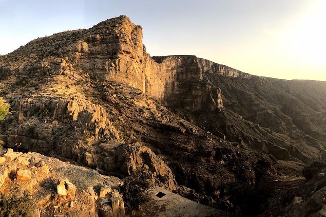 Old Nizwa authentic walks - Nizwa Fort: 50 minutes among thick walls and Islamic design