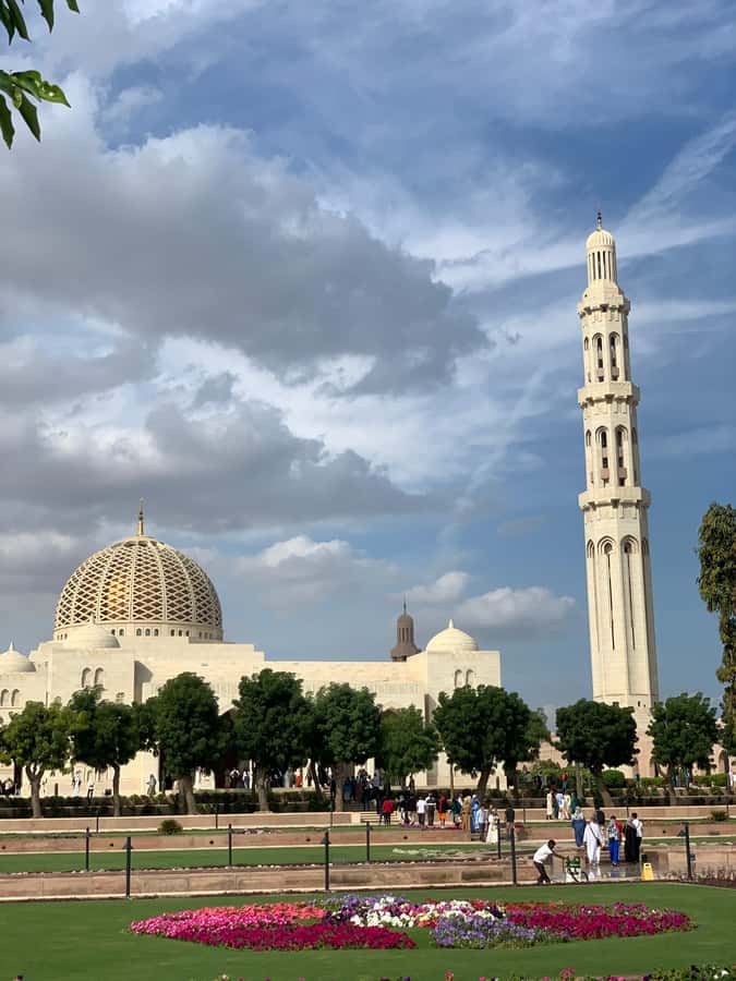 Oman: Private City Tour of Muscat with pick up/drop off - Sultan Qaboos Grand Mosque: begin with Muscat’s great interior