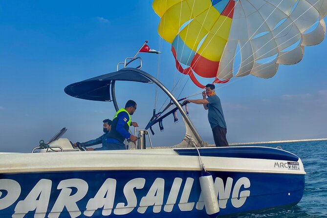 Parasailing tour in Al Mouj Muscat - Flying 100 to 150 meters above Muscat