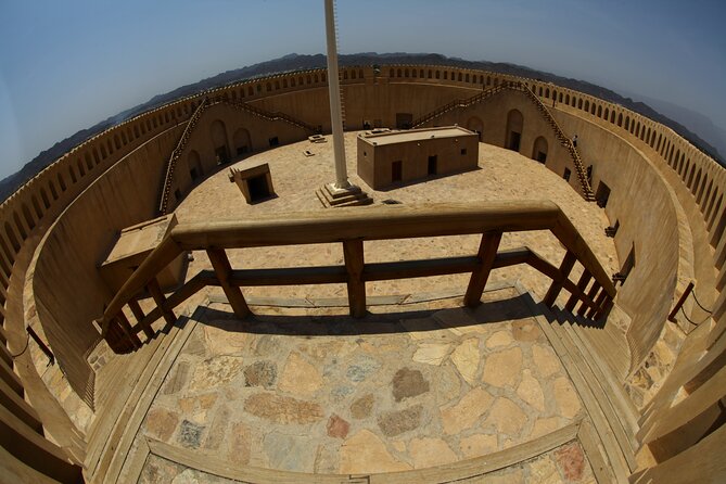 Private 2-Day Guided Tour with Nizwa Friday Market Visit - Day 2: Nizwa’s Friday market at its busiest