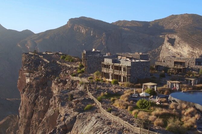 Private Day Tour of Oman's Natural Wonders in Nizwa, Jabel Akhdar - Price, lunch, and what you receive