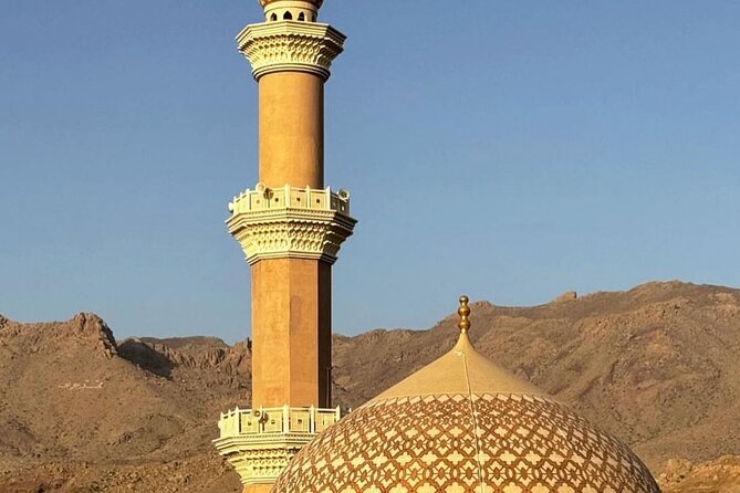 Private Day Tour to the Enchanting Forts of Nizwa - Jabreen Castle and Oman’s most decorative interiors