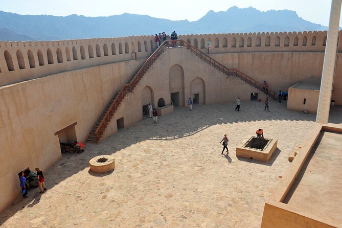 Private Day Trip to Nizwa & Jabal Shams (The Grand Canyon of Oman) - Guide quality is the heart of the experience