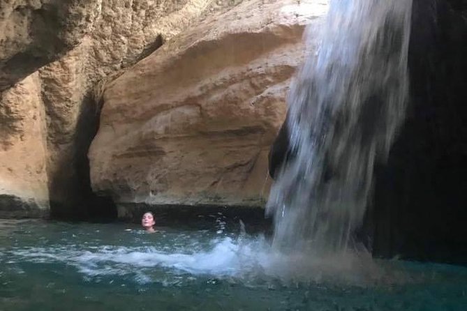 Private Day Trip to Wadi Shab & Bimmah Sinkhole Price Up To 5 Persons - Bimmah Sinkhole and its turquoise water
