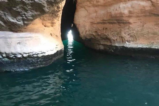 Private Day Trip to Wadi Shab & Bimmah Sinkhole Price Up To 5 Persons - Who should book this Oman excursion?